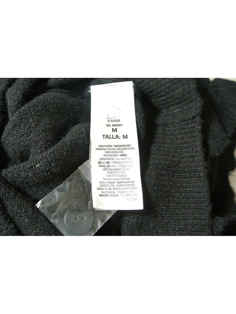 NEW, Farm Rio Berry Embroidered Ruffle Cardigan in Black Sz M #T4052 - Picture 10 of 10